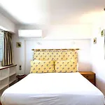 Skol 504 -Lovely 2-Bedroom Duplex In Skol First Line Beach Marbella