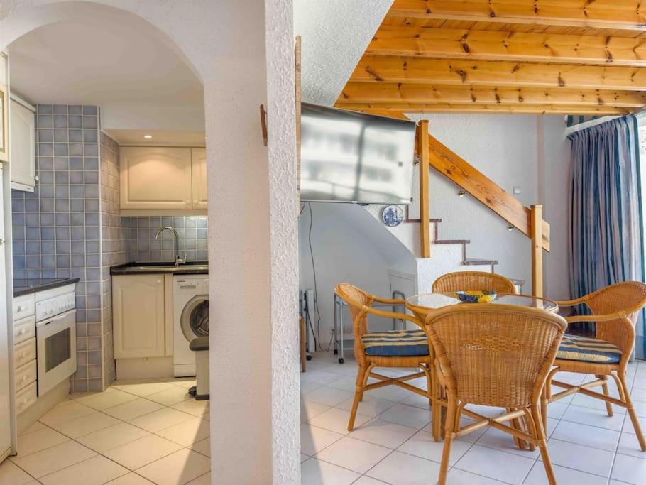 Skol 504 -lovely 2-bedroom Duplex In Skol First Line Apartment *